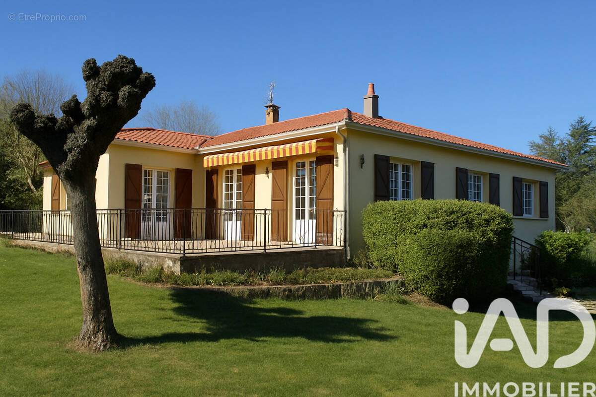 Photo 1 - Maison à CAMBES