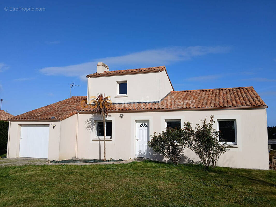 Maison à SAINT-SULPICE-LE-VERDON