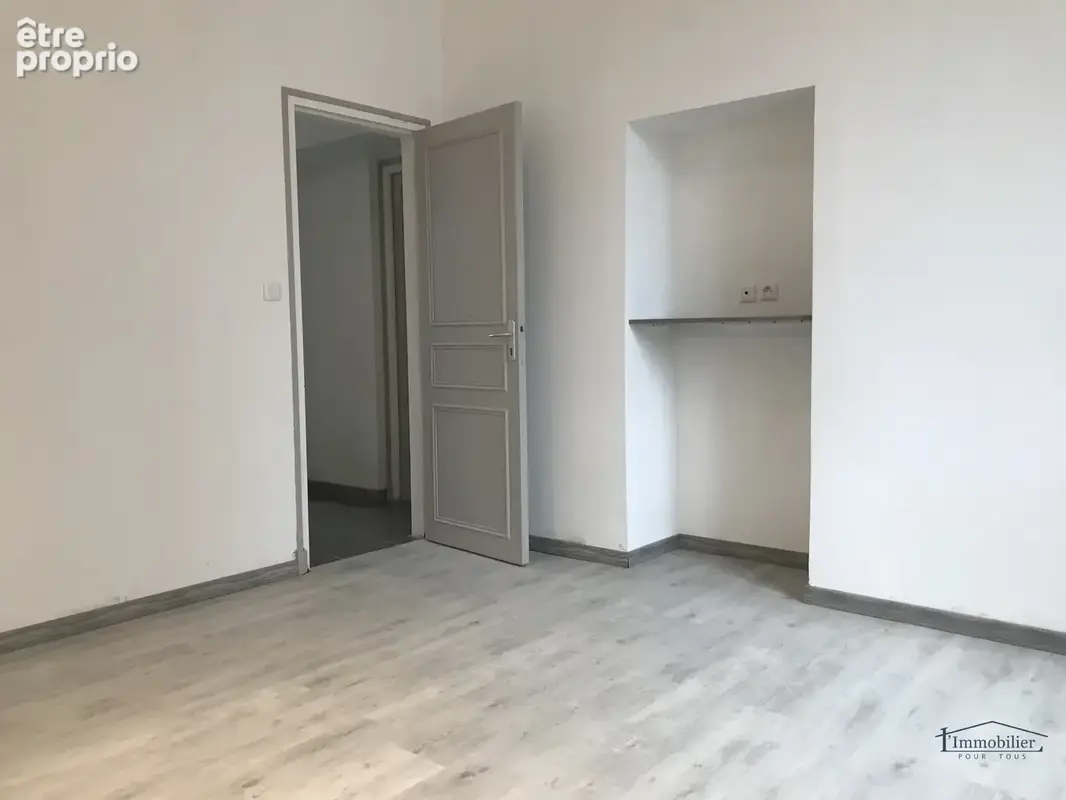 A vendre - Maison rénovée de 70 m2 avec courette, au calme   Tresson - photo 6