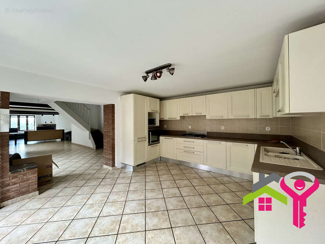 Maison 175 m² à Forest-En-Cambresis  - photo 4