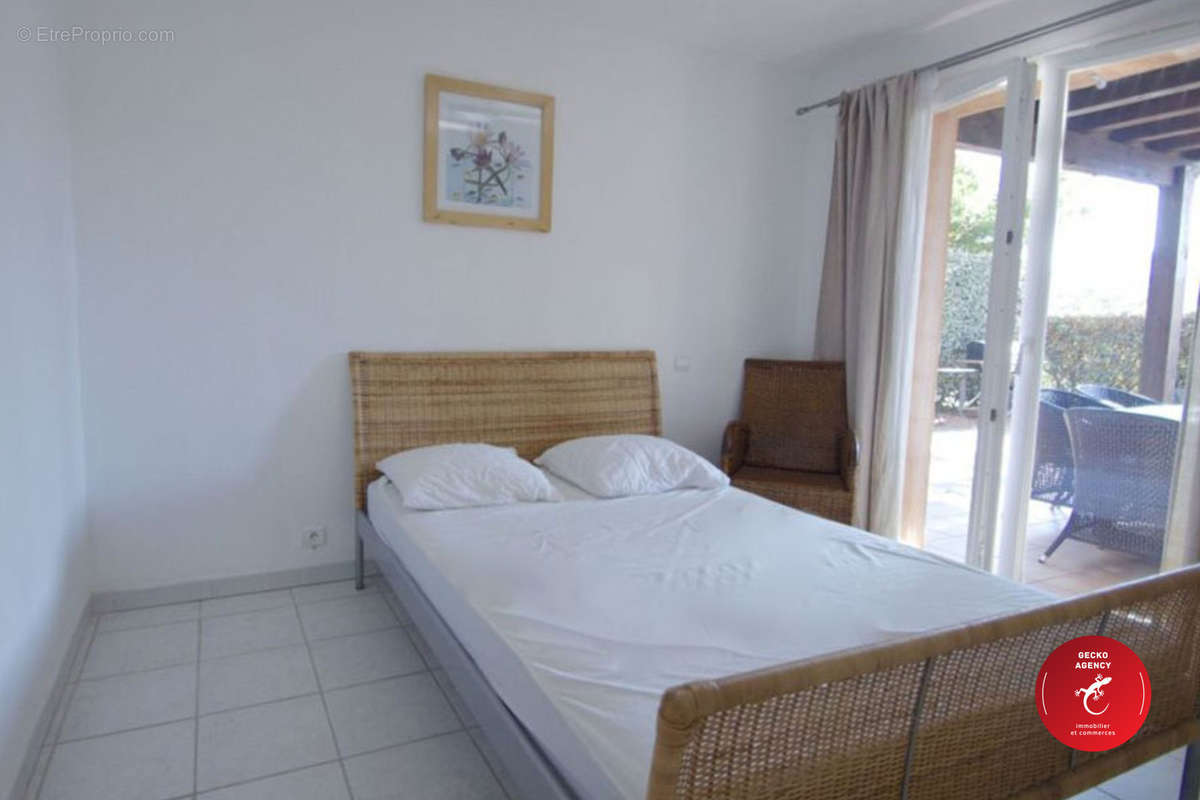 Maison à ROQUEBRUNE-SUR-ARGENS