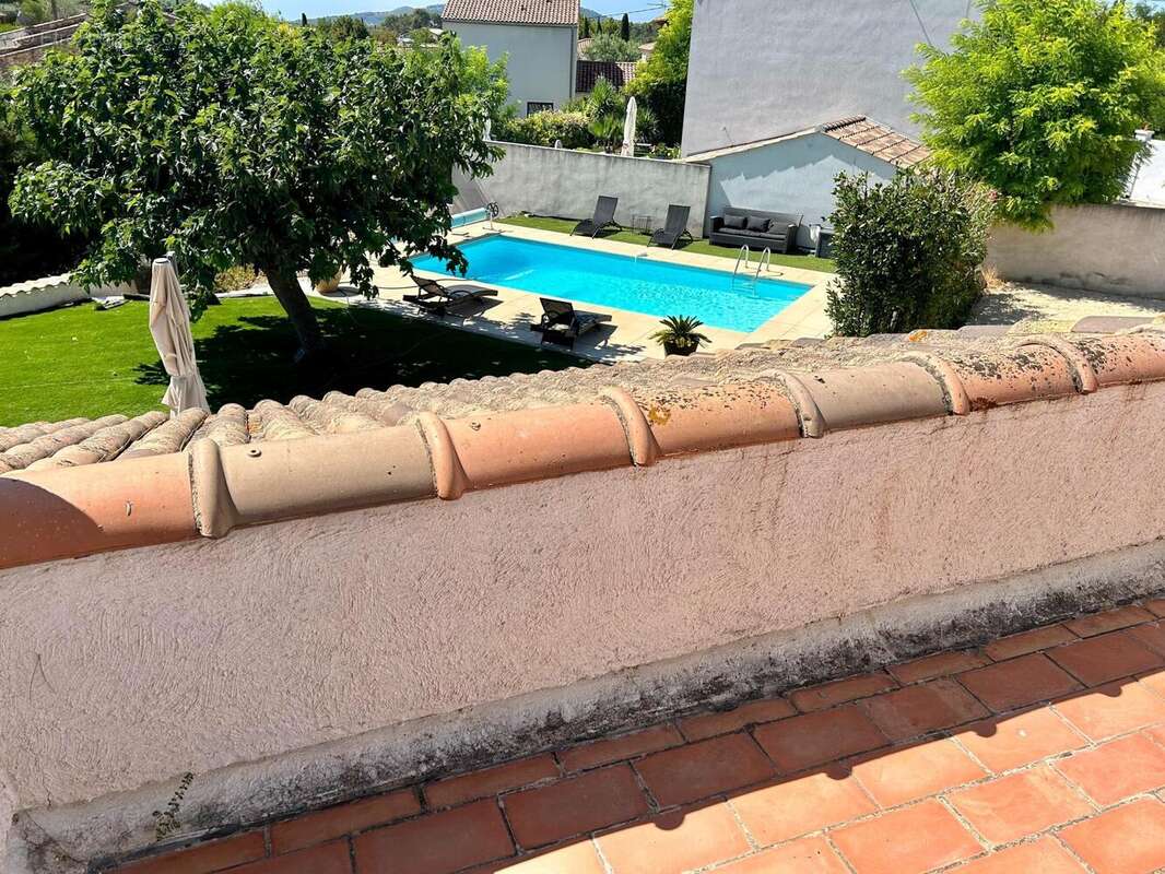 Photo 2 - Maison à LE CASTELLET