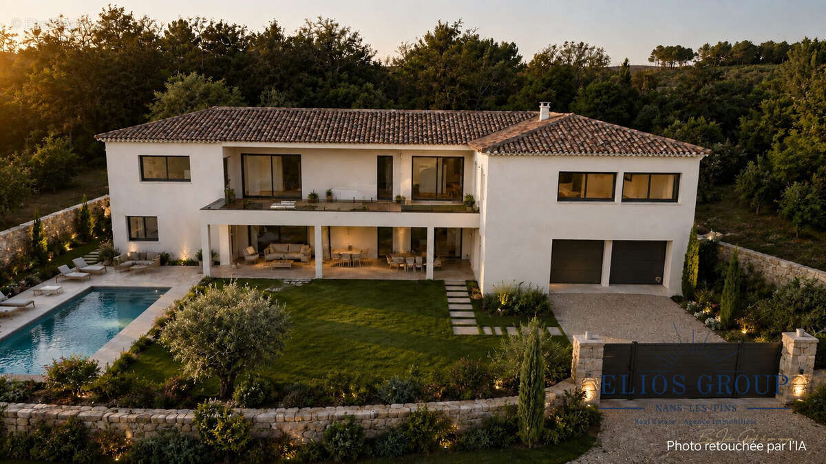 Maison 269 m² à Nans-Les-Pins  - photo 2