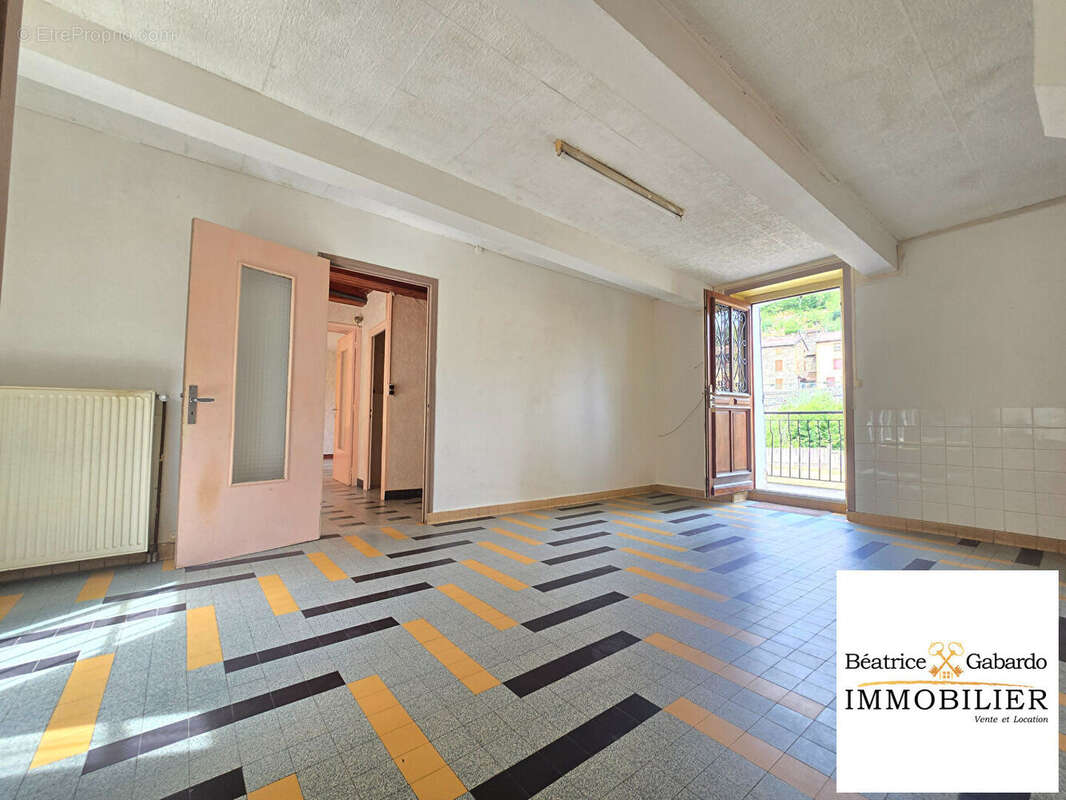 Maison Chamelet 6 pièce(s) 183 m2 - photo 6