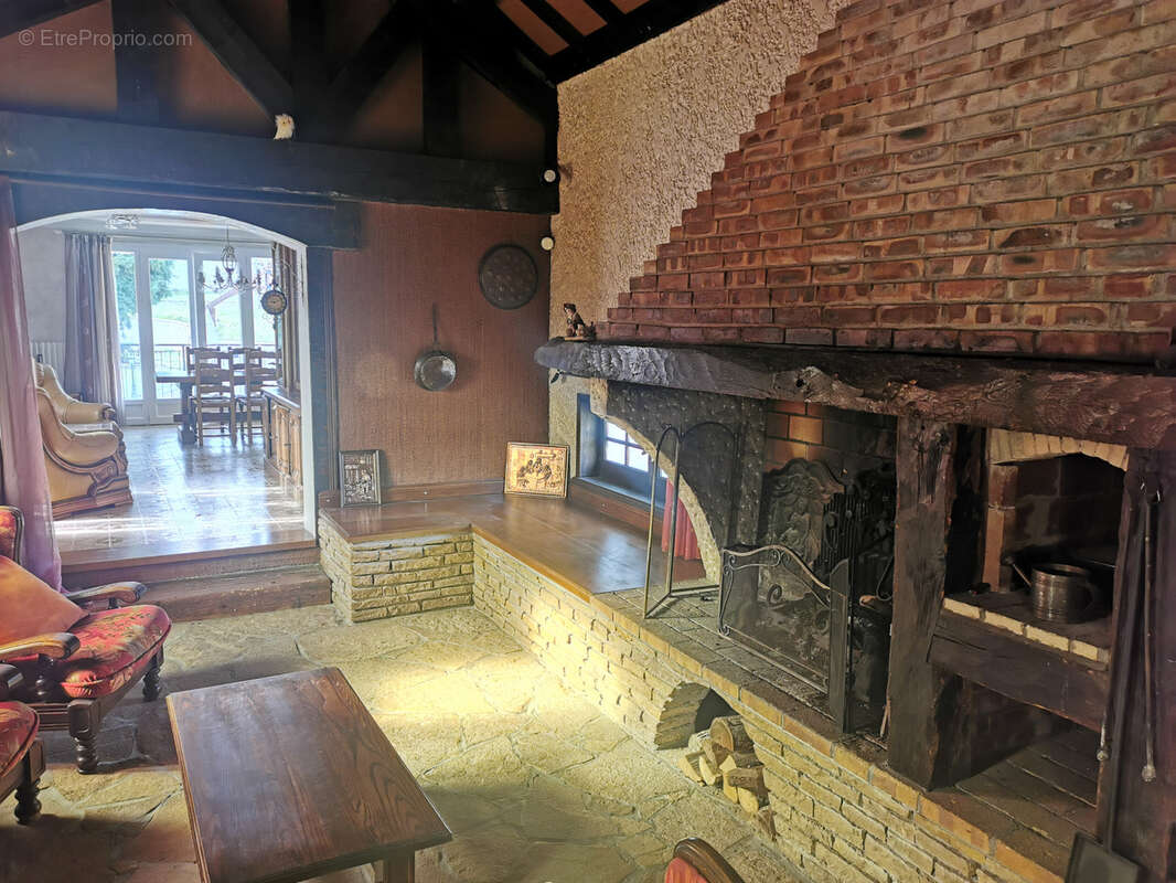 Maison à SAINT-BAUDILLE-DE-LA-TOUR