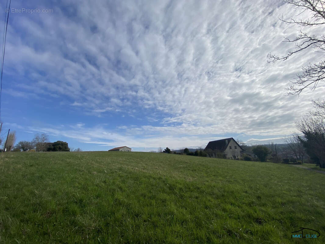 Terrain à ASPRIERES