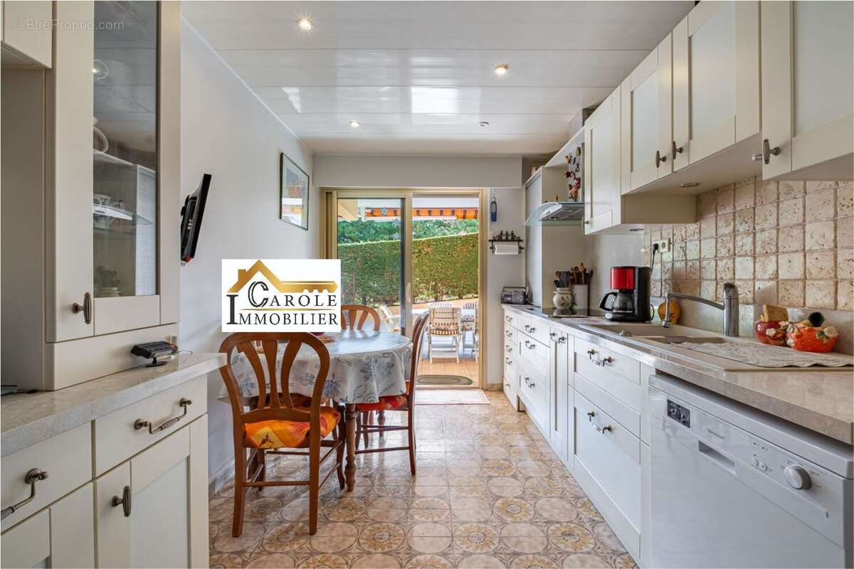 Appartement à MANDELIEU-LA-NAPOULE