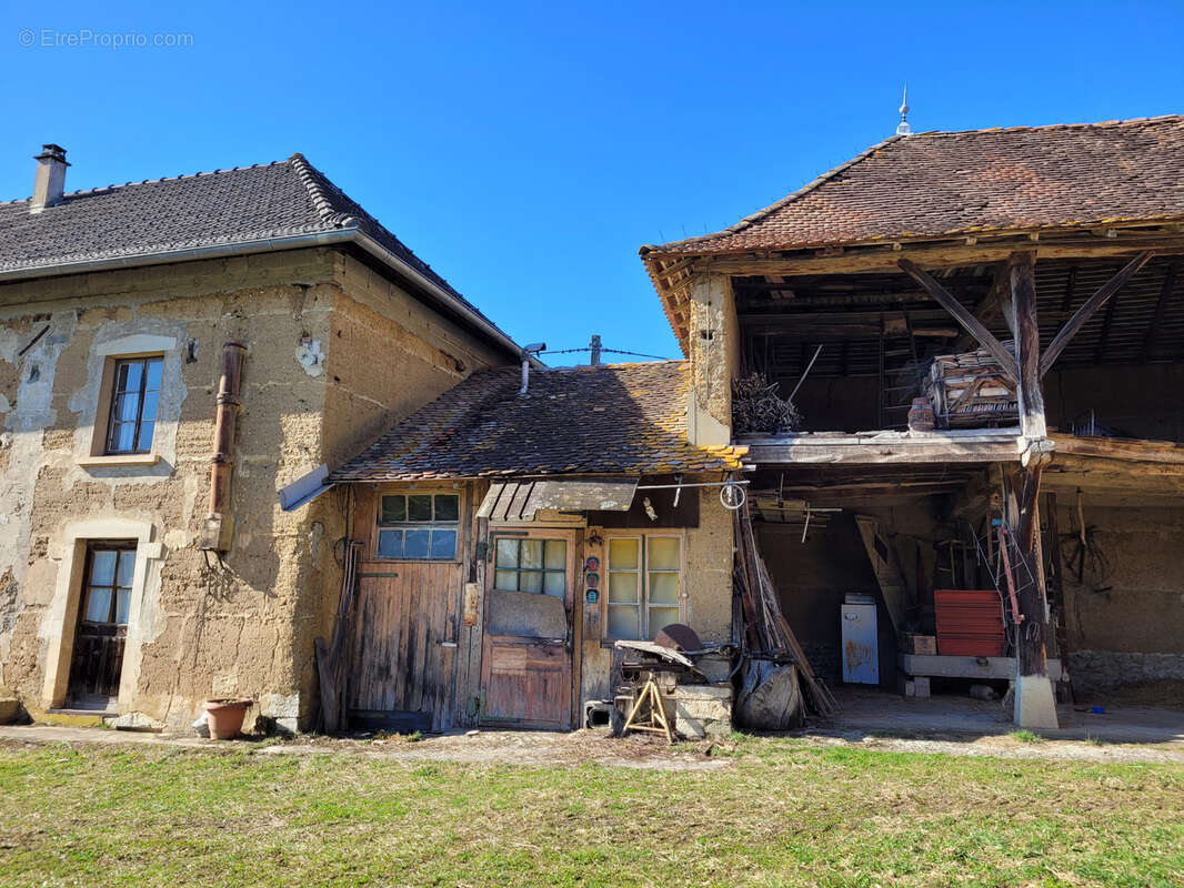 Maison à LA TOUR-DU-PIN