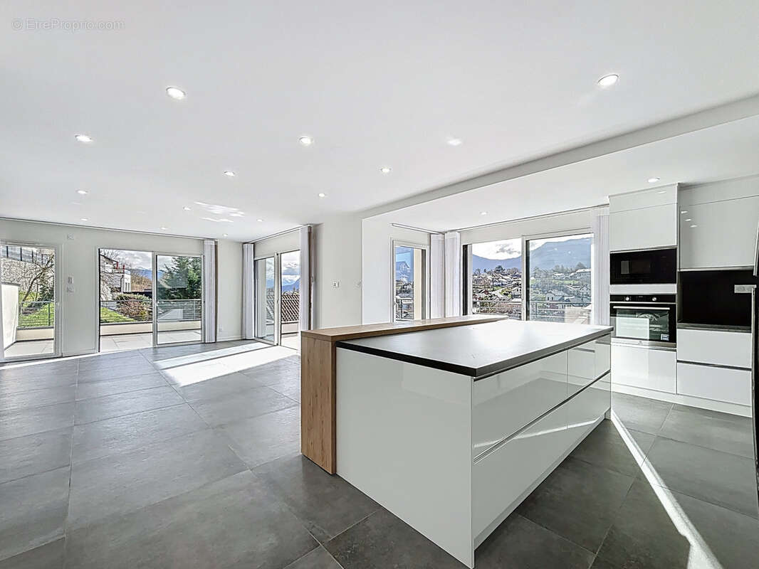 Appartement à SAINT-JEOIRE-PRIEURE