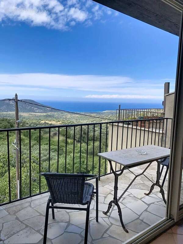Appartement à CATERI