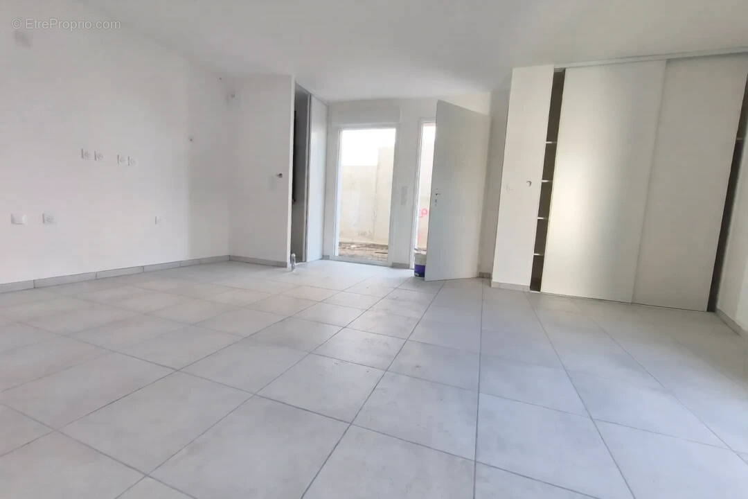 Appartement à MIRIBEL