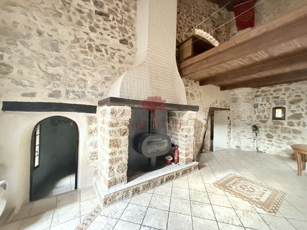 Maison à SAINT-GUILHEM-LE-DESERT