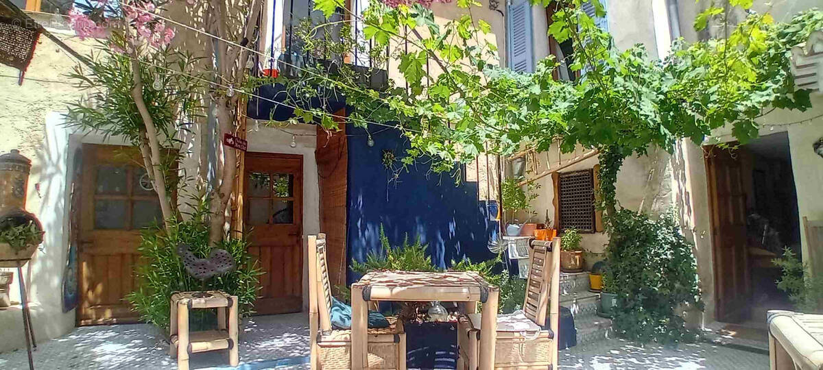 Maison à L'ISLE-SUR-LA-SORGUE