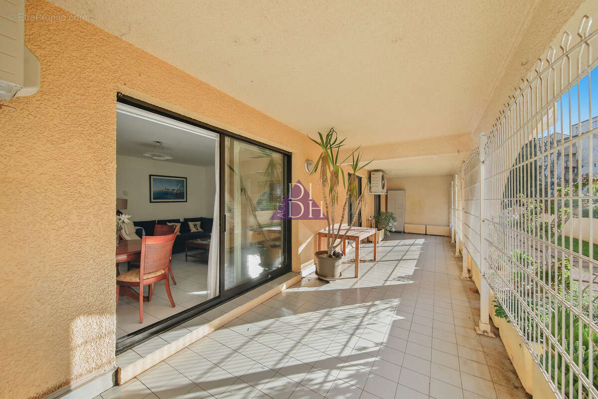 Appartement à HYERES