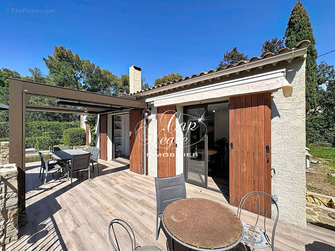 Maison à BORMES-LES-MIMOSAS