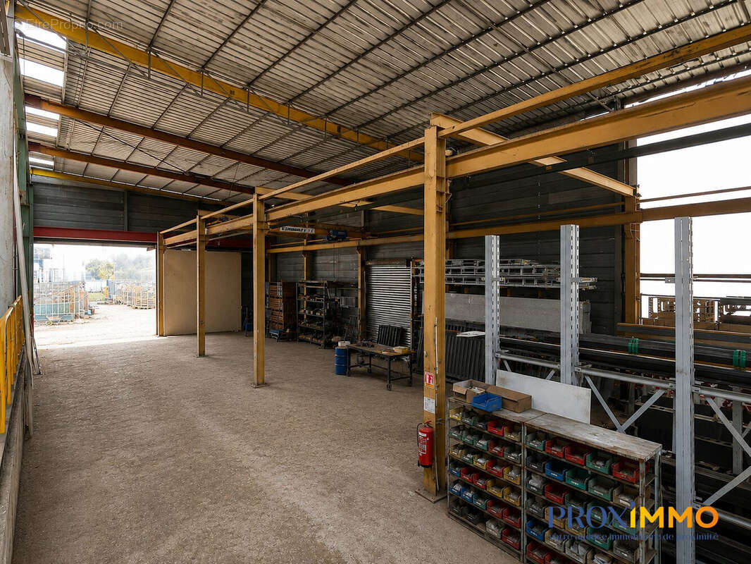Commerce 340 m² à Bourgoin-Jallieu  - photo 2