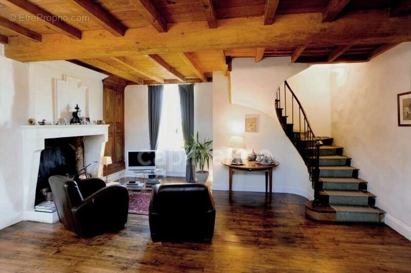 Propriete à vendre 8 pièces COGNAC (16) - photo 9