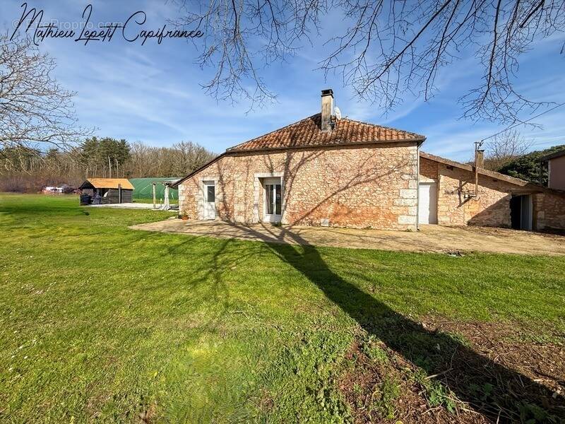 Maison à ANTONNE-ET-TRIGONANT