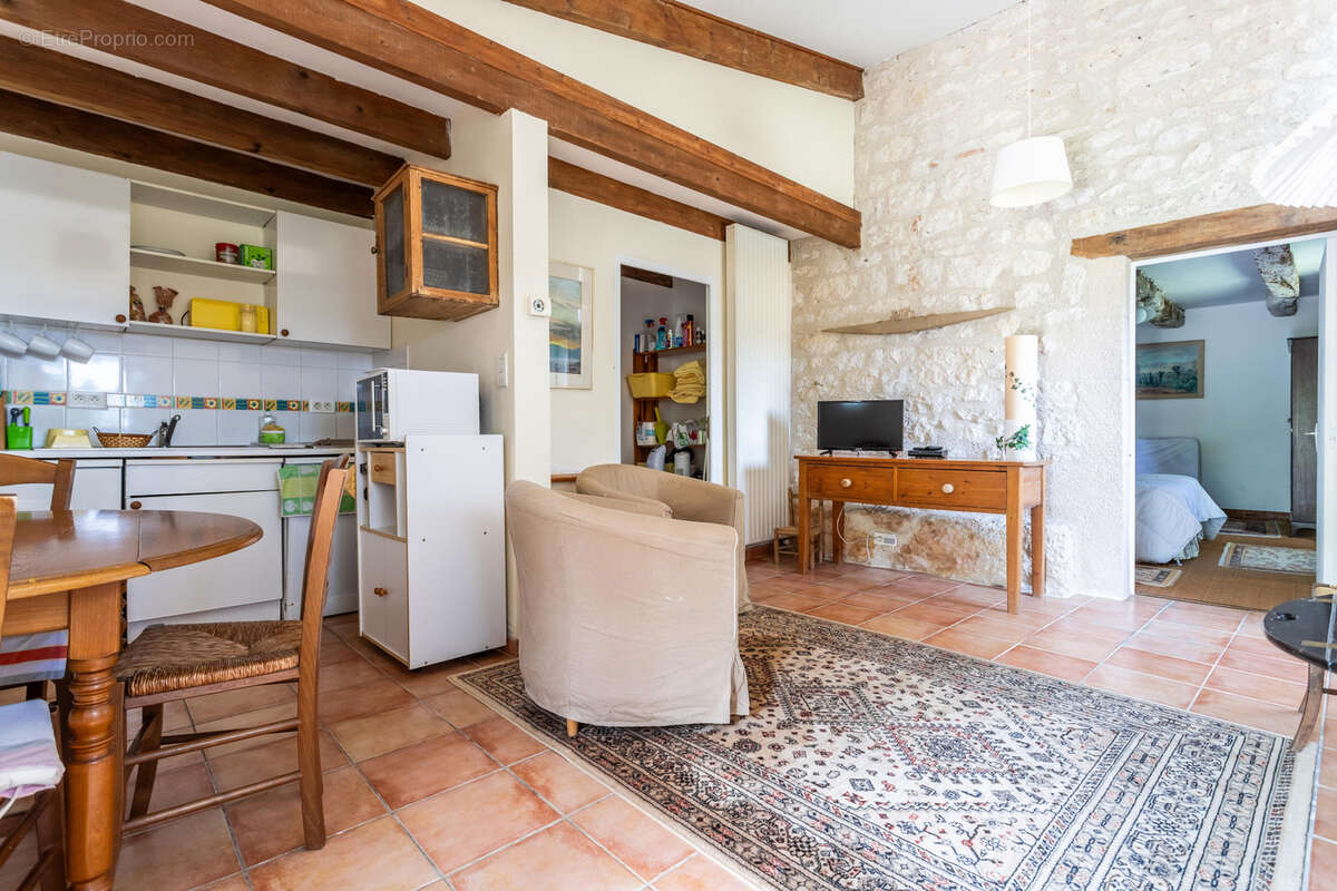 Maison de campagne avec annexes, piscine, grange et vue - photo 36