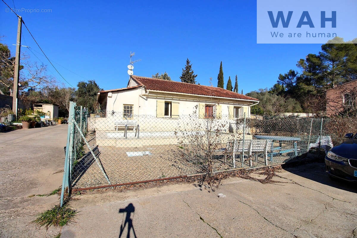 Maisons 4 P de plain pied avec une dépendance sur une parcelle de 2210 m2 à Nîmes (quartier Les 3 Ponts) - photo 9