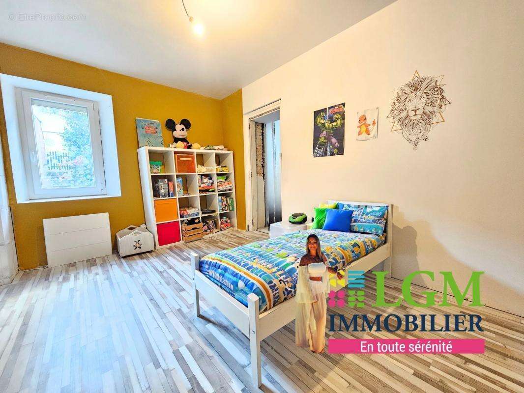 Maison à AURIAC-SUR-VENDINELLE