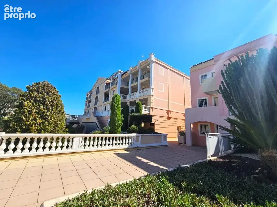 Cannes croix des gardes : 2 pieces avec terrasse jardin - photo 13