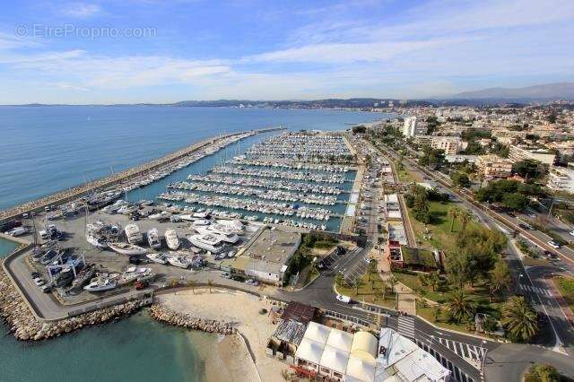 Photo Appartement à Saint-Laurent-Du-Var au prix de 319 000€