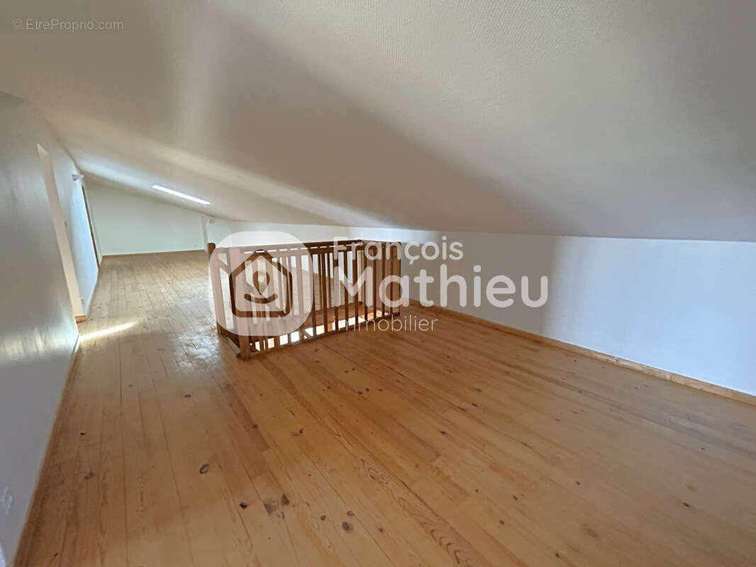 Maison à CHATILLON-SUR-CHALARONNE
