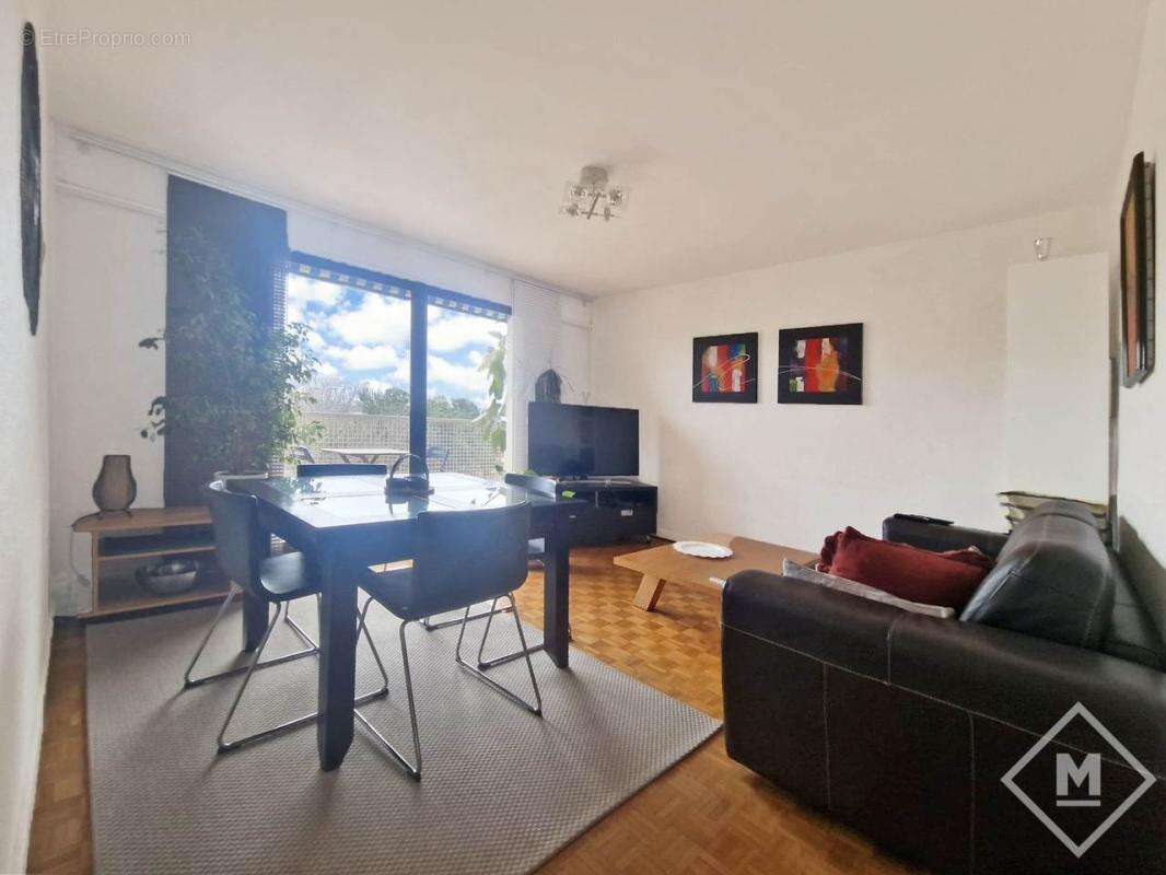 Vente magnifique Type 4 avec deux balcons vue mer Mazargues 13009 - photo 2