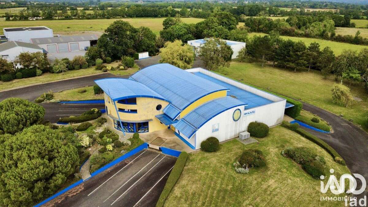 Photo 1 - Commerce à MONTMARTIN-SUR-MER