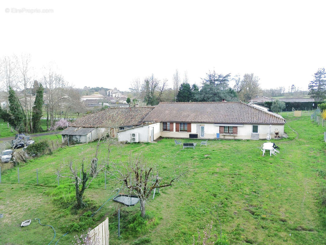 Maison à BAIGNES-SAINTE-RADEGONDE