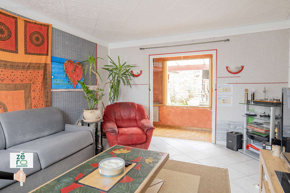Maison de charme en pierre à vendre à Saint-Étienne-du-Bois, proche Legé   174 m2 habitables - photo 8
