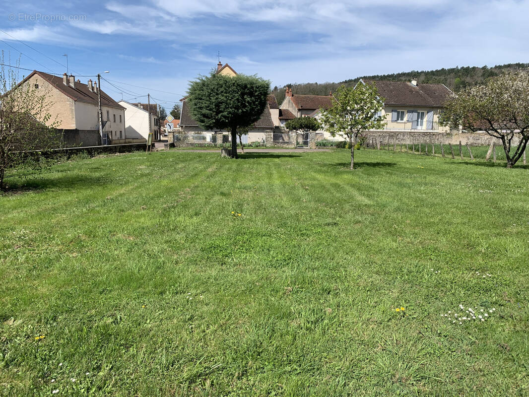 Terrain à MARMAGNE
