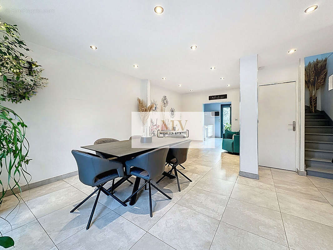 Maison à BRY-SUR-MARNE