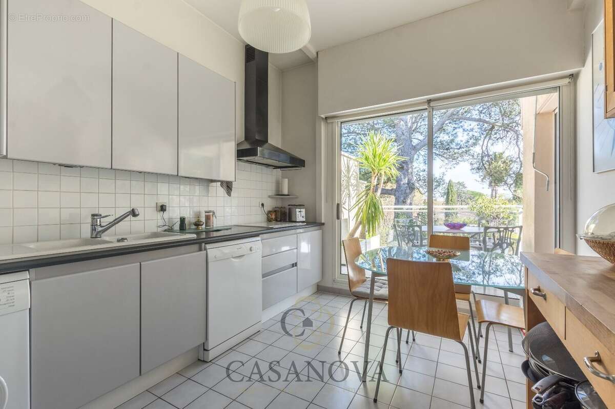 Appartement 4 pièces de 99 m² avec terrasses, garage et vue nature à Montpellier Aiguelongue - photo 8