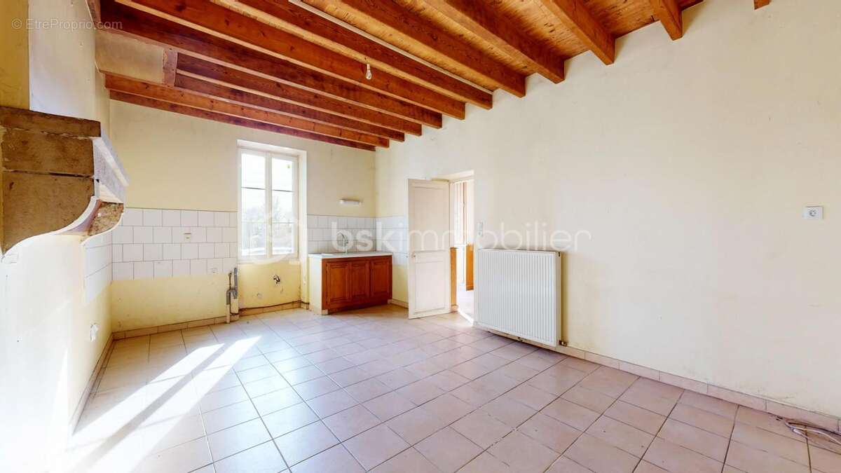 Maison à MAGNAC-LAVAL