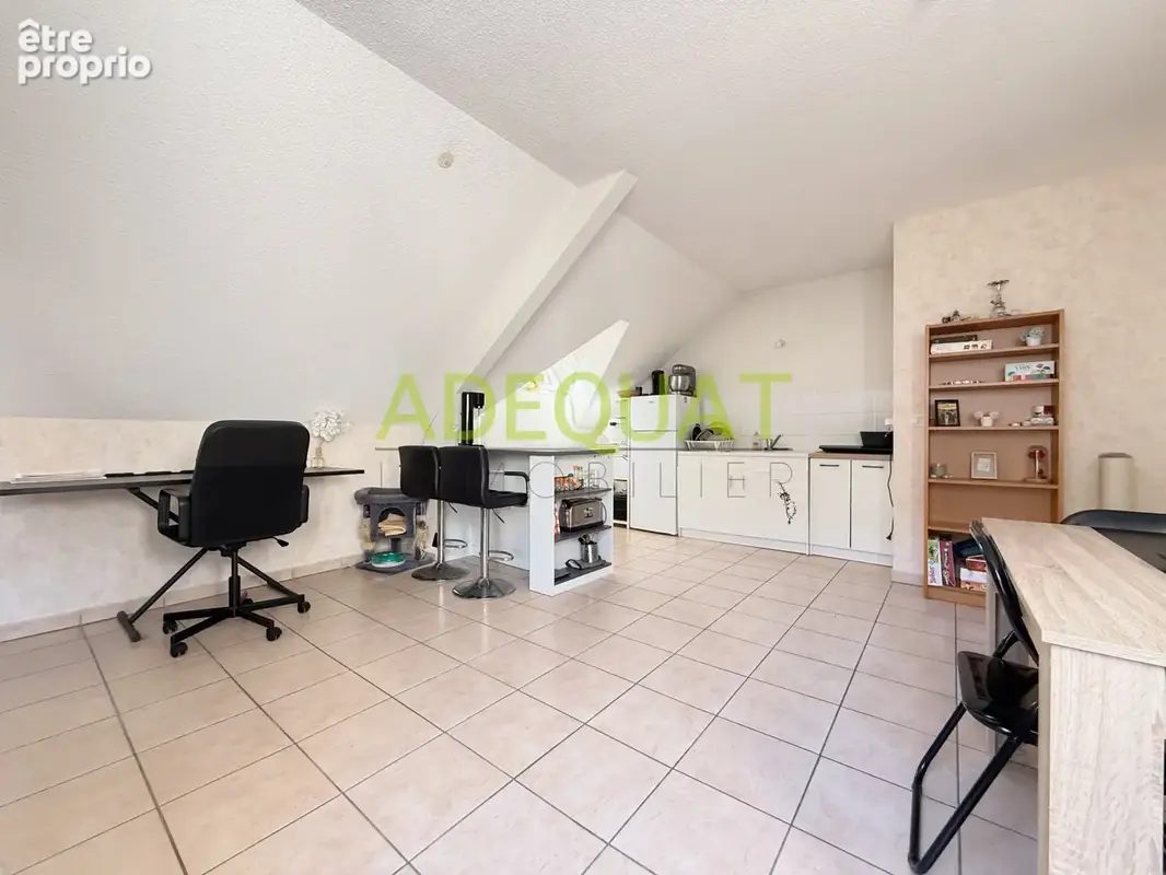 La tour du pin / hyper centre ville / appartement t2 / terrasse / cellier… - photo 4