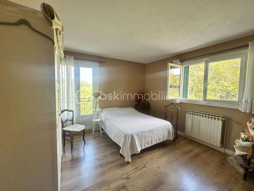 Maison à SAINT-DENIS-DE-CABANNE