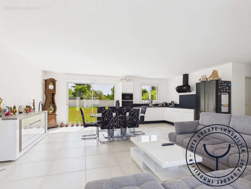 Maison 102 m² à Romilly-Sur-Seine  - photo 2