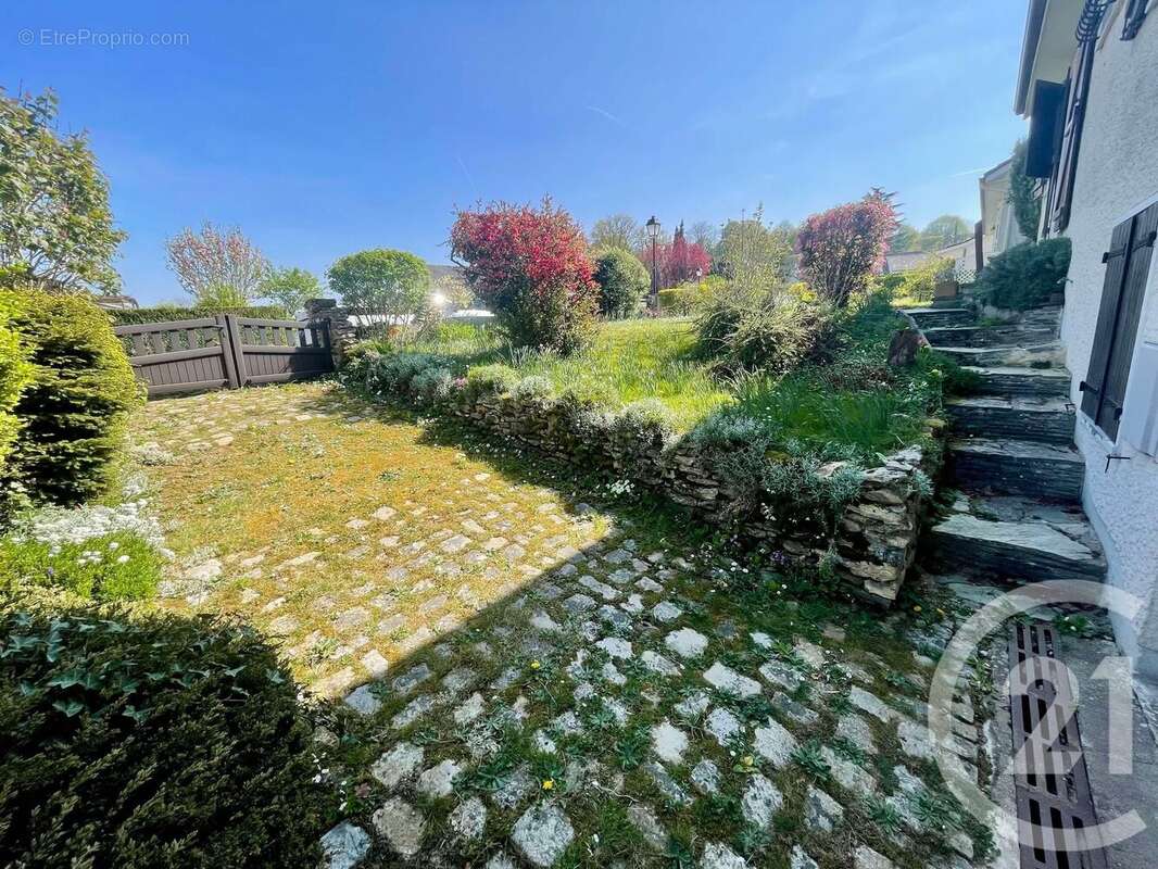 Maison à DAMMARTIN-EN-GOELE