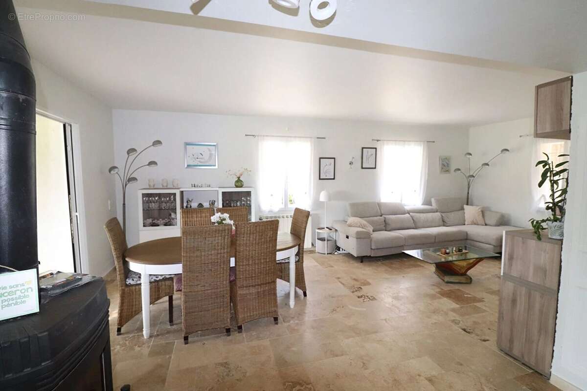 Maison à LA CADIERE-D'AZUR