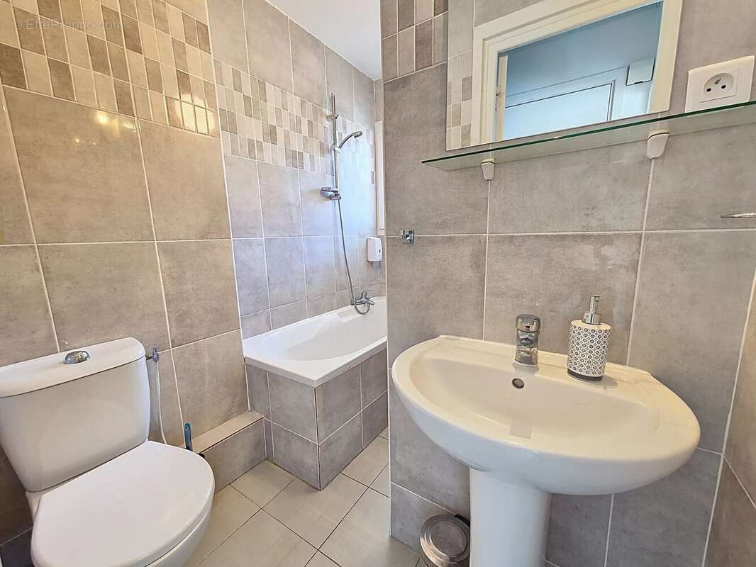 Appartement à LE CANNET