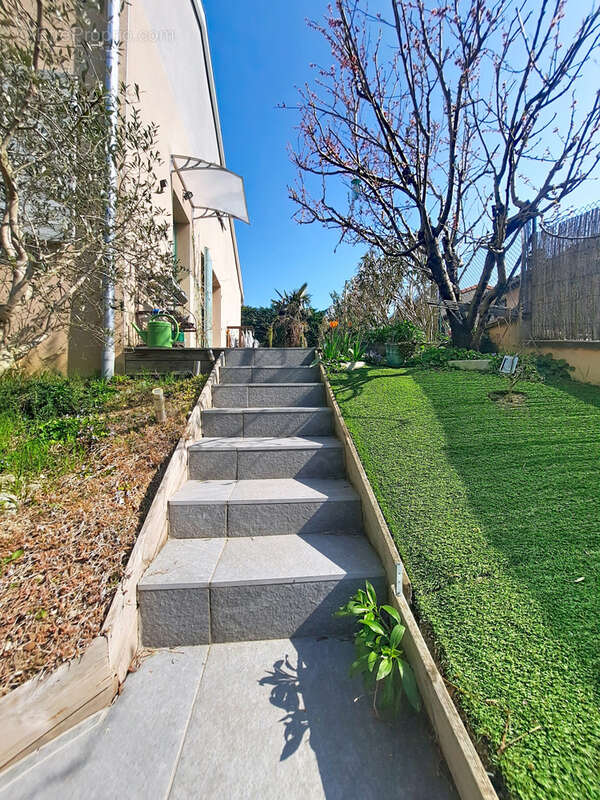 Maison à SAINT-SYMPHORIEN-D'OZON