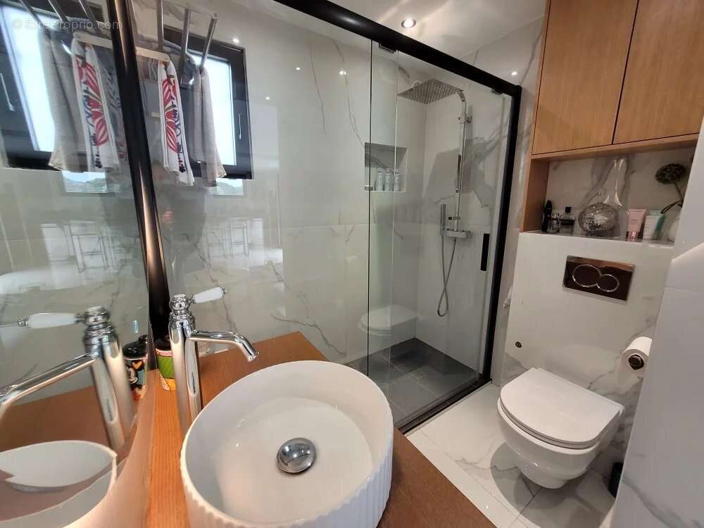 Appartement à MANDELIEU-LA-NAPOULE