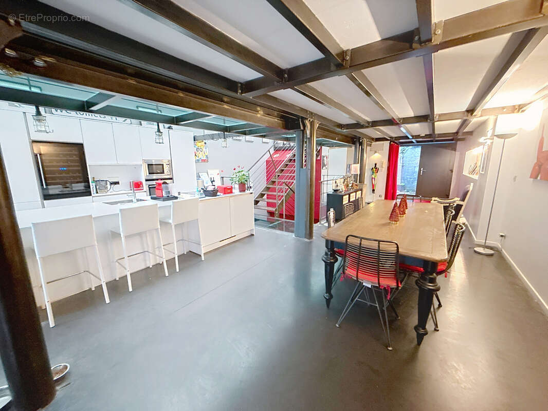 TOURCOING Flocon, proche Mouvaux, dans une petite copropriété de 9 lots, Ce loft de 192m2 a pris pla - photo 4