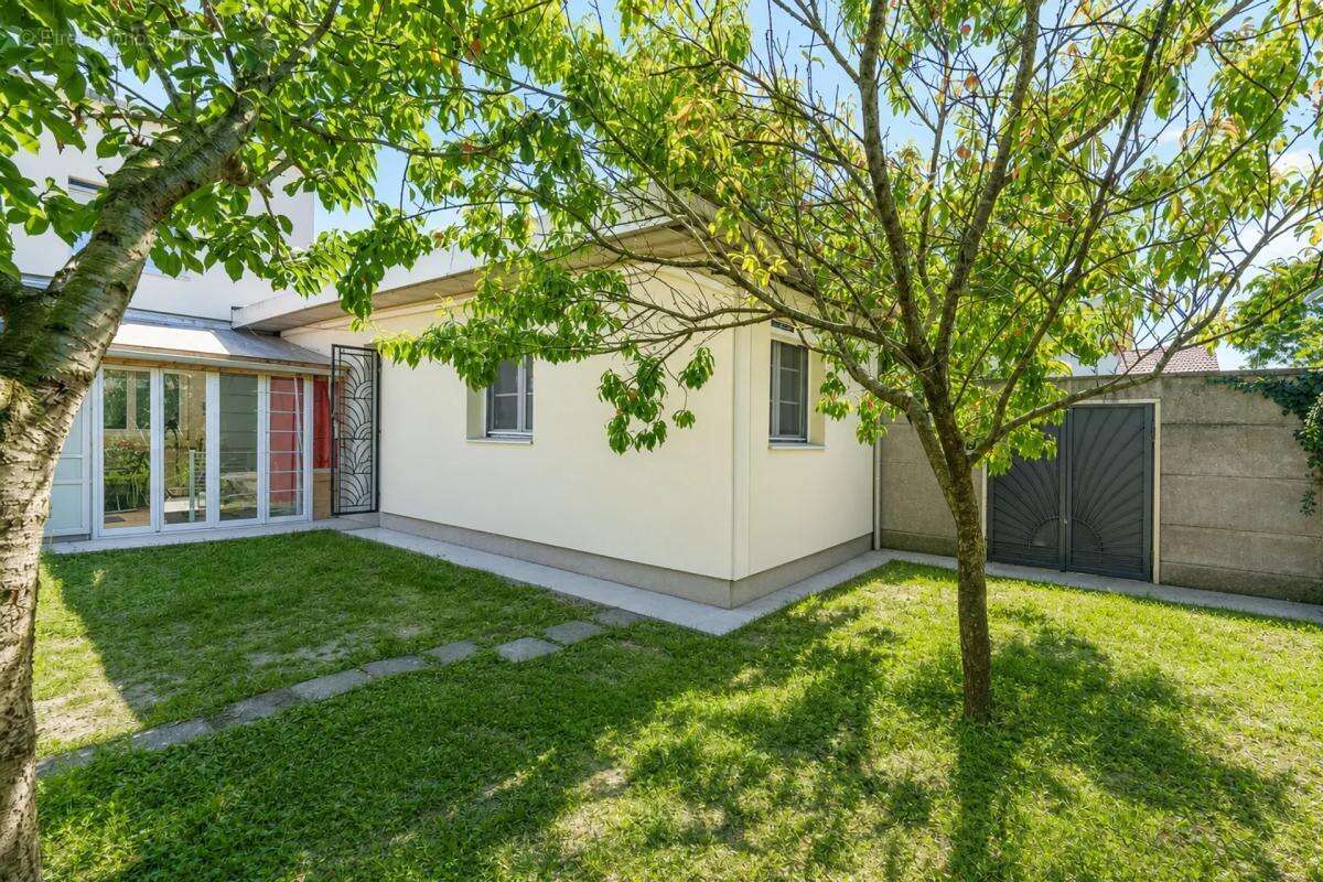 Maison de 5 pièces de 150 m² située à Sainte-Savine - photo 17
