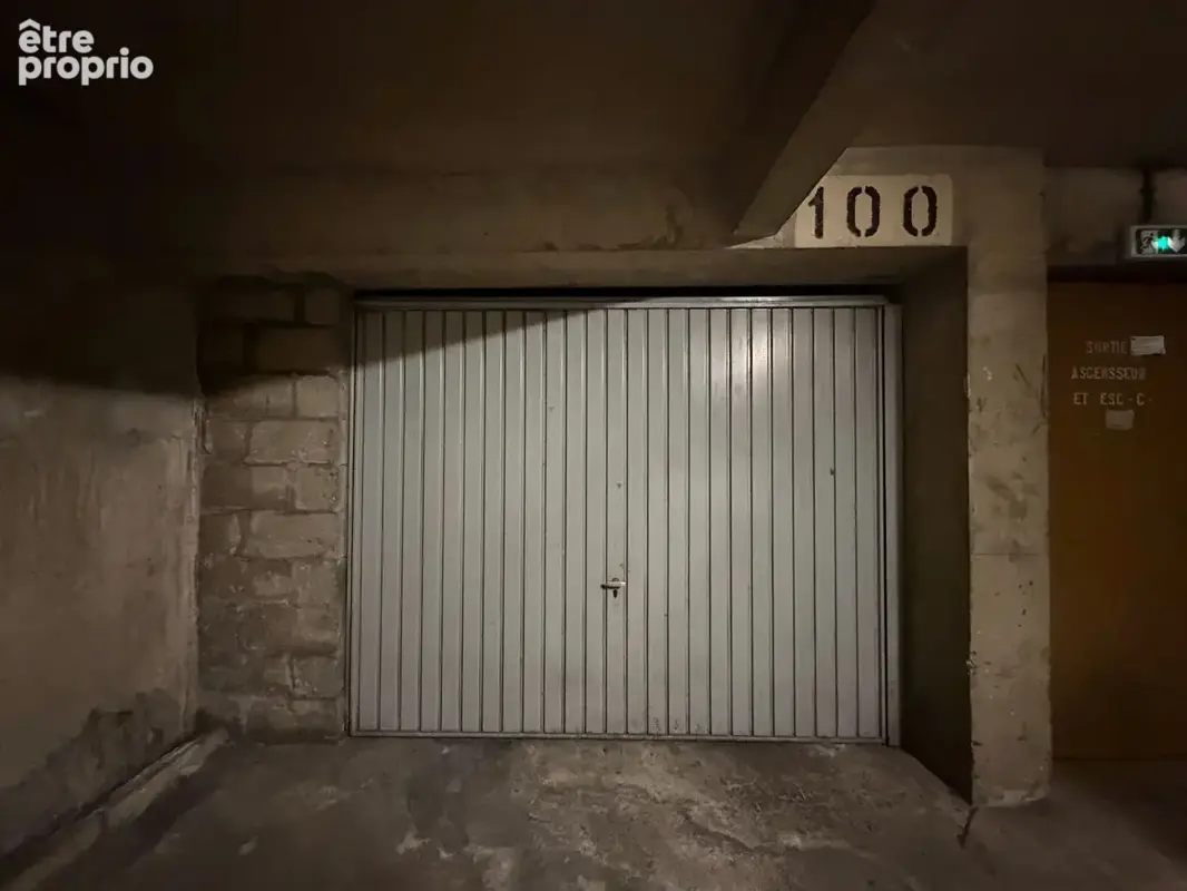 Parking à PARIS-11E