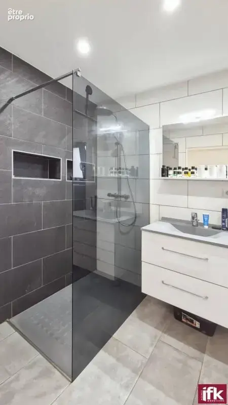 Proche COLMAR : Maison de plain-pied de 115 m² avec 4 chambres et garage - photo 13