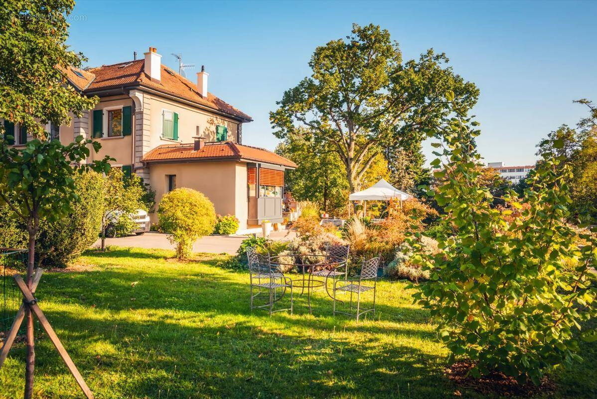 Maison à AMBILLY
