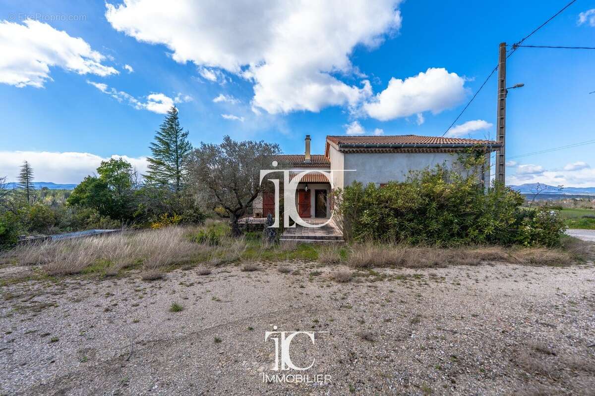 Maison à GROSPIERRES